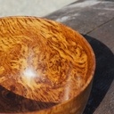 Un grand bol loupé en chêne