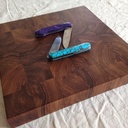 Petite planche à découper en bois debout