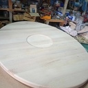 Table bois massif et inclusion de motif résiné