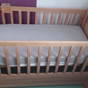 Le support en haut à gauche permet de fixer un mobile