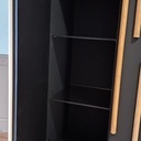 Un meuble et des bâtons...