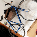 Porte-vélo mural en chêne