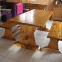 Table avec bancs en sapin
