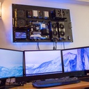 PC mural en bois peint