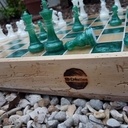 Echiquier nomade en orme et résine epoxy