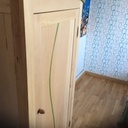 La bonnetière à côté du lit