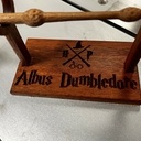 Stand baguette magique nominatif (Exemple Dumbledore)