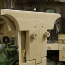 Un étau d'affûtage pour scies et rubans