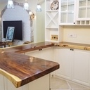 Elements de cuisine avec plan de travail en noyer massif