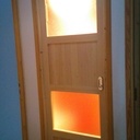 Porte coulissante des toilettes