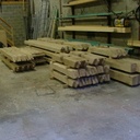 une partie du chargement, prêt pour partir sur le chantier