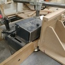 Poussoir pièces debout pour toupie