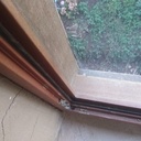 Le côté, en applique sur la carrée extérieure