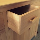 Buffet aux pieds courbes