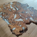 Table basse racine bois d'olivier et résine époxy