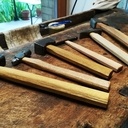 Manches de marteaux, tirés de bûches, sans machine