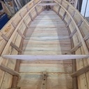 Construction d’un petit bateau traditionnel en bois