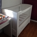 le petit carré à gauche du pied sert à bloquer le système de bascule