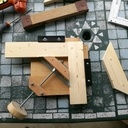 Serre cadre ou joint a angle droit