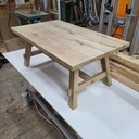 Table en bois de réemploie