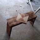Un petit banc en bois