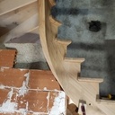 Escalier à l'anglaise, limon débillardé