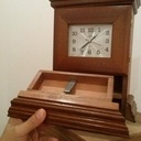 Horloge avec compartiment secret