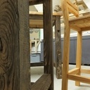 Mange-debouts et ses tabourets