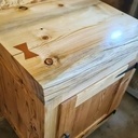 Petit meuble en vieux bois