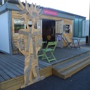 Mr. Bois va au café