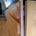 Le tasseau n'est là que pour maintenir les tiroirs entrouverts...