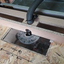 Défonceuse sous table avec guide de scie sous table