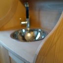 Point d'eau suspendu style WESTERNE au delicieuse joues cintrées