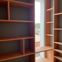 Bibliothèque d’angle en hêtre massif