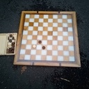 Jeu retournable dames et petits chevaux