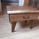 Une table de chevet