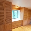 Dressing en châtaignier et parquet