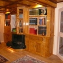 Bibliothèque pour meubler le coin cheminée