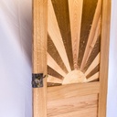 Porte d'intérieure ensoleillée