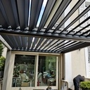 Pergola bioclimatique ossature bois.