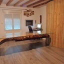 Table en porte a faux