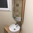 Encoignure de salle de bain en chêne massif