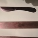 Couteau n°6, l'intrus, et son ombre en bois