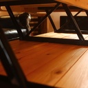 Table basse en bois de palette avec plateau escamotable