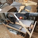 Station d'affûtage pour outils de tournage