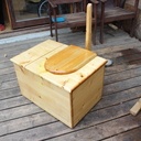 Des toilettes sur une terrasse