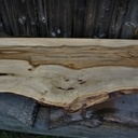 Petit bureau suspendu "live edge".
