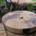 Boite en alisier blanc échauffée.