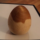 Oeuf de Pâques en thuya
