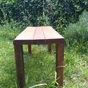 Le plateau est assemblé par collage avec 2x 8 tourillons M8 pour renforcer.